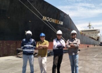 Rutin, Komoditi Molases Dikapalkan Dari Probolinggo ke Manca Negara
