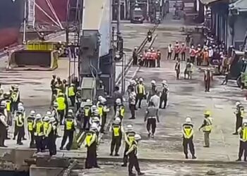 Bongkar Muat di Teluk Bayur Lumpuh, TKBM Ribut Lagi