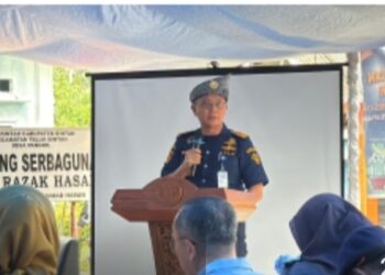 Kemenhub Bagikan 230 Life Jacket dan 107 e-Pas Kecil di Desa Pangkil