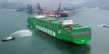Kapal Raksasa Milik Evergreen, Kenapa Belum Masuk Indonesia