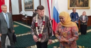 Khofifah Tawarkan Kerjasama Kepada Rusia Kembangkan Pelabuhan Probolinggo