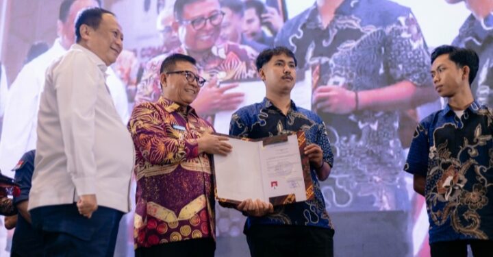 Kampanye Keselamatan Pelayaran di Samarinda, 425 Life Jacket Dibagikan