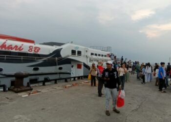 Layanan Trans Laut Jatim, Bikin Masyarakat Pulau Mandangin Bersuka Ria