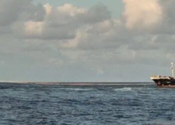 Akibat Cuaca Buruk, Kapal Tanker MT Niko Kandas di Pulau Dua Tambrauw