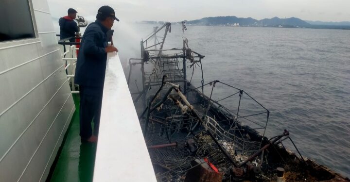 KM Inti Marina VII Terbakar, Dipadamkan Oleh KN Jembio-P.215