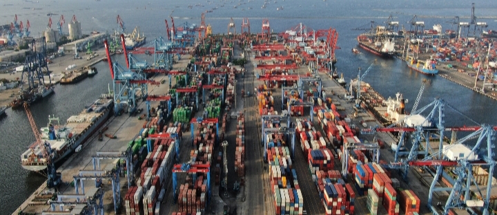 Arus Logistik Jelang Lebaran Meningkat,  Pelindo Antisipasi Kepadatan
