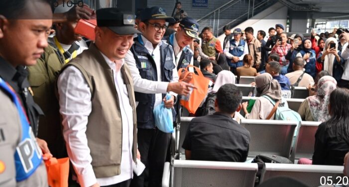 651 Penumpang & 169 Kendaraan Menyeberang ke Jawa, Bakauheni-Merak Lancar