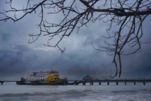 Akibat Cuaca Ekstrim, Pelayanan KMP Mamberamo Foja Dialihkan Demi Keselamatan
