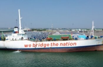 KMP Ferrindo 5 Sempat Kandas di Alur Keluar Pelabuhan Pontianak, Sekarang Lolos