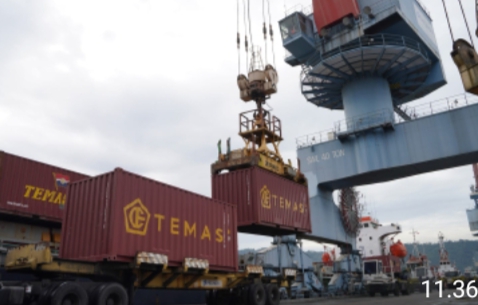 Arus Peti Kemas Teluk Bayur Capai 27.188 TEUs