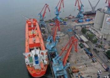 PTP Nonpetikemas Priok Bongkar 36.984 Ton Steel Slab