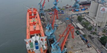 PTP Nonpetikemas Priok Bongkar 36.984 Ton Steel Slab