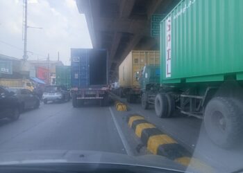 Para Sopir Truk Kontainer Mengeluhkan Macet, Depo Dituding Sebagai Penyebabnya