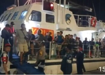 Kapal Mutiara Persada Alami Gangguan di Laut, 144 Penumpang dan 93 Kendaraan Selamat