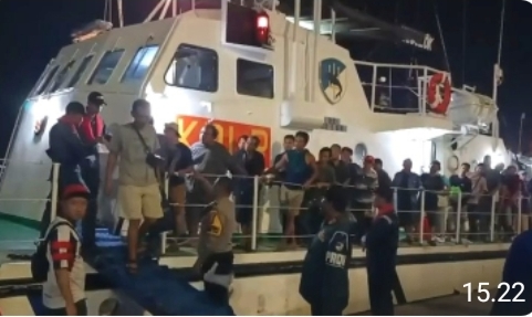 Kapal Mutiara Persada Alami Gangguan di Laut, 144 Penumpang dan 93 Kendaraan Selamat