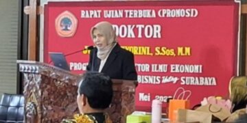 Juli, Dosen STIAMAK Lulus Cumlaude S3 Untag Surabaya