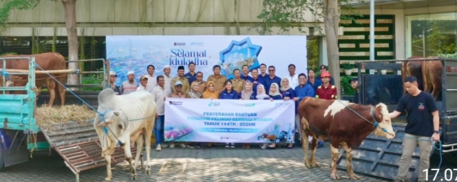 TTL Salurkan 12 Sapi dan 21 Kambing Korban ke Masyarakat Sekitar