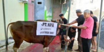 Yayasan Annas Salurkan Daging Qurban ke Ratusan Eks TKBM Pelabuhan Priok