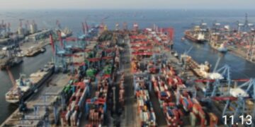 Arus Peti Kemas Internasional  11%, Sinyal Ekonomi RI Membaik