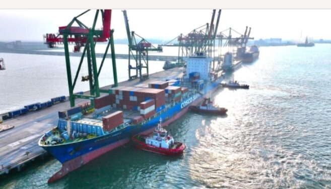 Cosco Masuk Teluk Lamong, Arus Petikemas Internasional Jadi Naik 90%