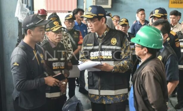 Menkeu : Pembayaran di Pelabuhan Harus Gunakan Rupiah