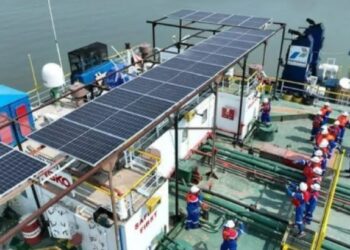 Pertamina Gunakan Panel Surya di Kapal Minyak Untuk Dekarbonisasi