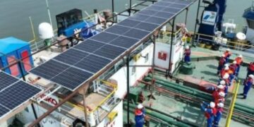 Pertamina Gunakan Panel Surya di Kapal Minyak Untuk Dekarbonisasi