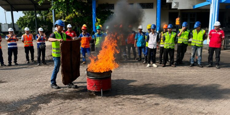 TPK Semarang Latih Vendor dan Pekerja Baru Hadapi Kebakaran