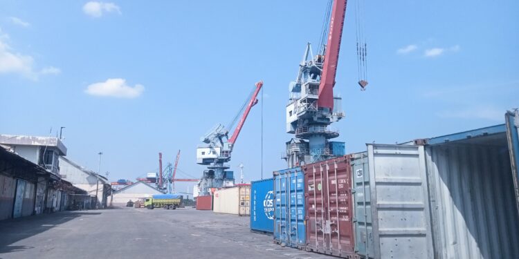 Boom Baru Akan Terus Digunakan Sebelum Ada Pelabuhan Pengganti