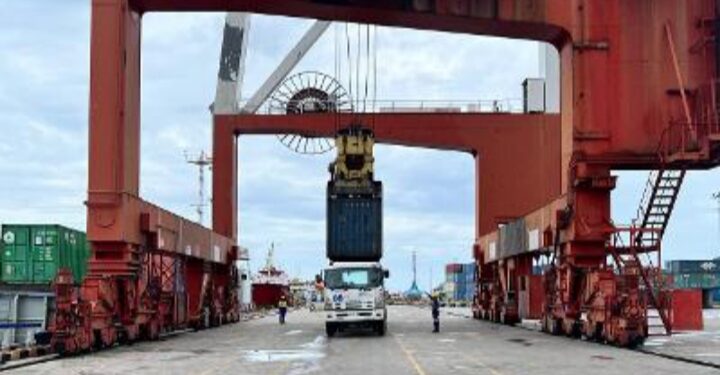 Arus Petikemas Terminal Kontainer Kupang  Capai 65.525 TEUs
