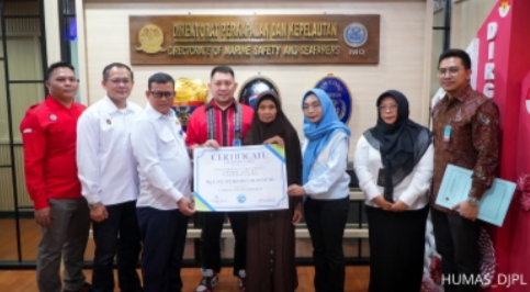Kemenhub Fasilitasi Penyerahan Asuransi Pelaut Kapal Sinbangjuho 2022