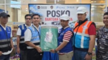 Pelindo Group dan KSOP Tanjung Perak Salurkan Bantuan Gempa NTT