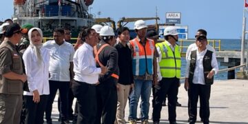 Wapres Gibran Tinjau Pelabuhan Maumere, Operasional Tetap Jalan