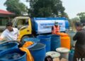 Akibat Kabut Asap, Pelindo Salurkan 70 Tangki Air Bersih dan Masker ke Warga Kalimantan