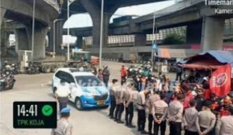 Meski Ada Unjuk Rasa, Operasional & Layanan di TPK Koja Normal