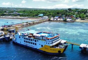 KMP Inerie II Milik ASDP Kembali Bawa Bantuan dari Surabaya ke NTT