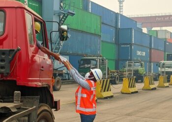 IPC TPK Pontianak Mengapresiasi Kerja Keras Para Sopir Trailer, Ditengah Kabut Asap Tebal
