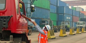 IPC TPK Pontianak Mengapresiasi Kerja Keras Para Sopir Trailer, Ditengah Kabut Asap Tebal
