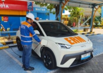 TPS Surabaya Berhasil Mengkonversi Kendaraan Berbahan Bakar Fosil ke Listrik