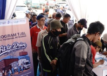 Untuk Keselamatan, 150 Sopir Truk Petikemas Gratis Cek Kesehatan