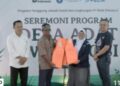 Pelni Salurkan Ribuan Life Jacket ke Nelayan Pesisir di Berbagai Wilayah Indonesia
